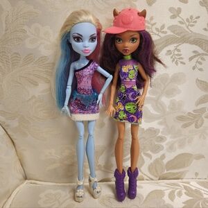 Monster High Scaris City of Frights Abbey Bominable + Emoji Clawdeen Wolf Dolls